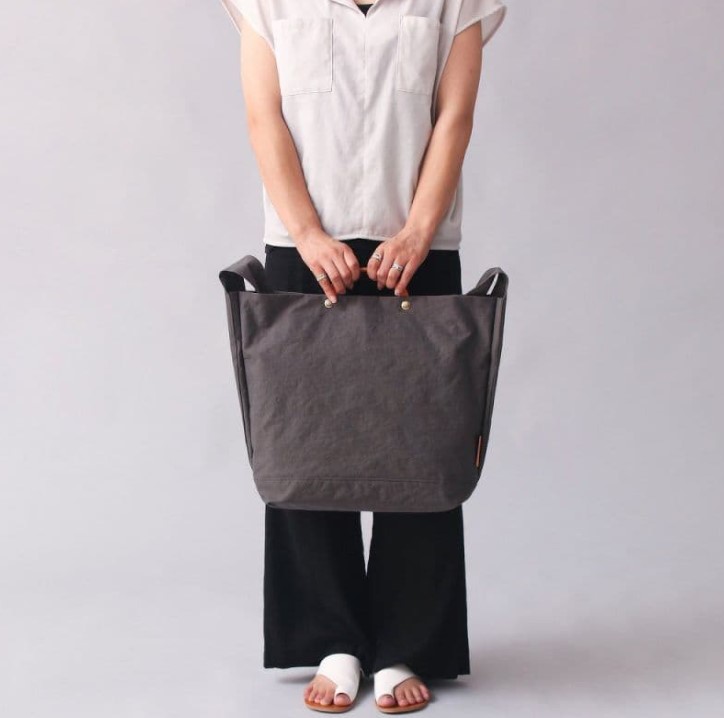 出産祝いプレゼント向きバッグ 新米パパへのプレゼント