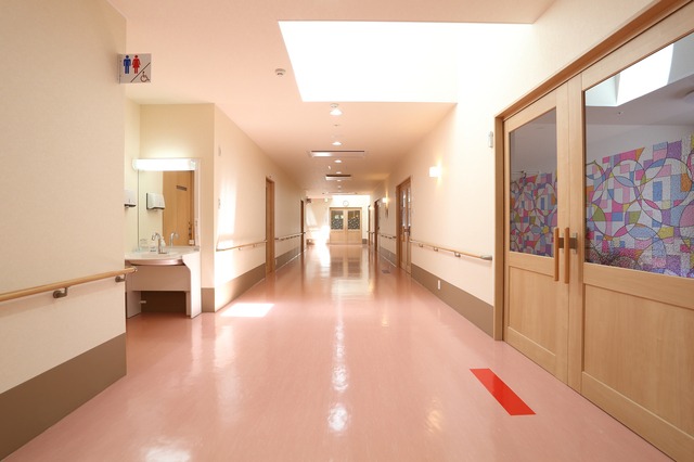 介護施設内の廊下
