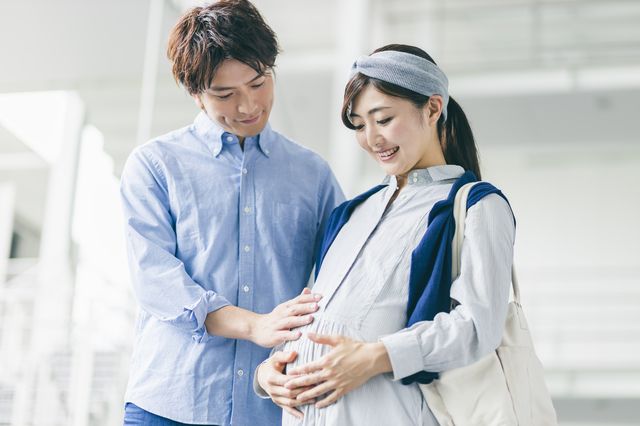 妊婦　夫婦　里帰り出産